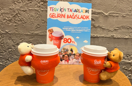 Gloria Jean's Coffees Sevimli Sleeve’leriyle Eğitime Destek içerik görseli.